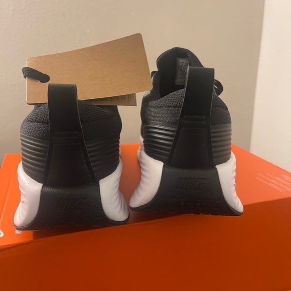 NEW Nike Promina Size 9 - Picture 2 of 6